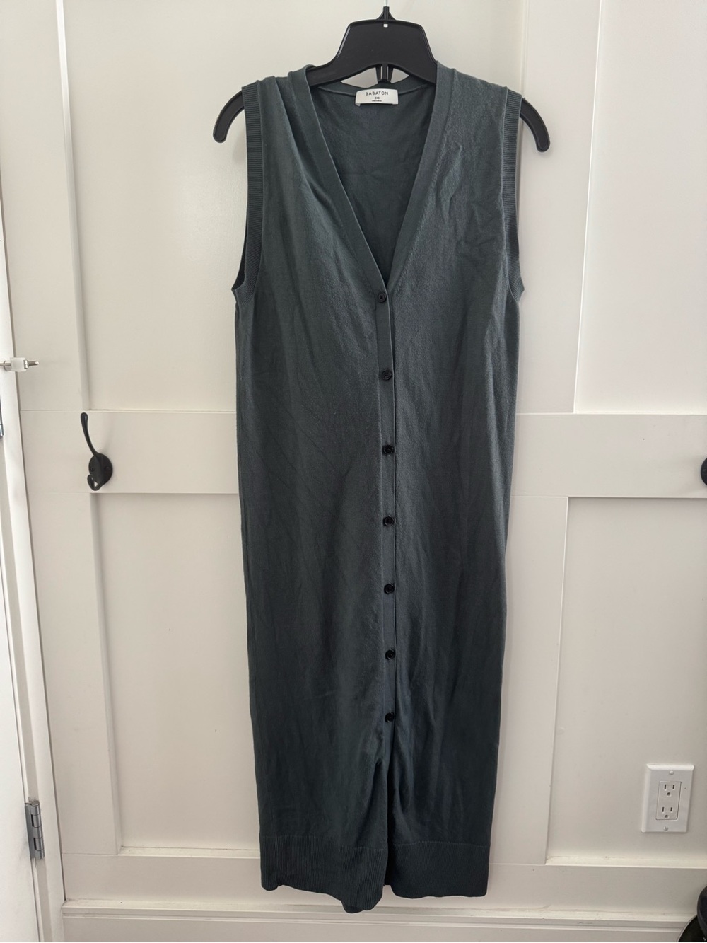 Aritzia Babaton sleeveless knit button down dress cypress green colour size XXS